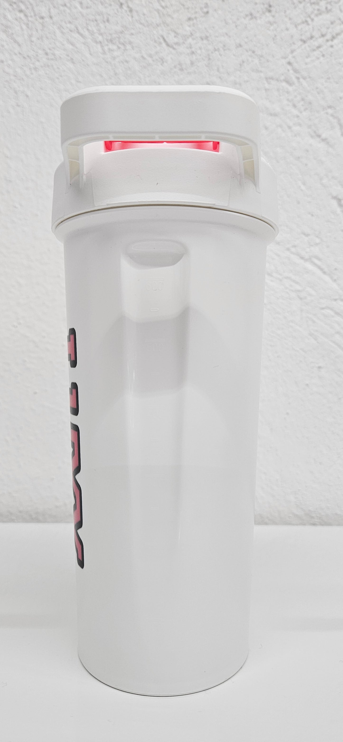 Luxx SportShaker Cup Pink on White